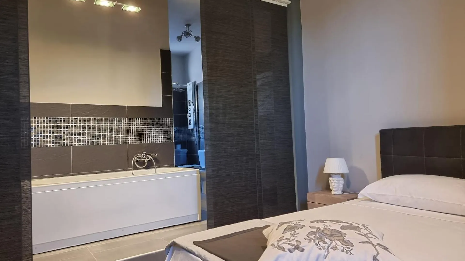 Casa Tua Suites Catania 0*,  Italien